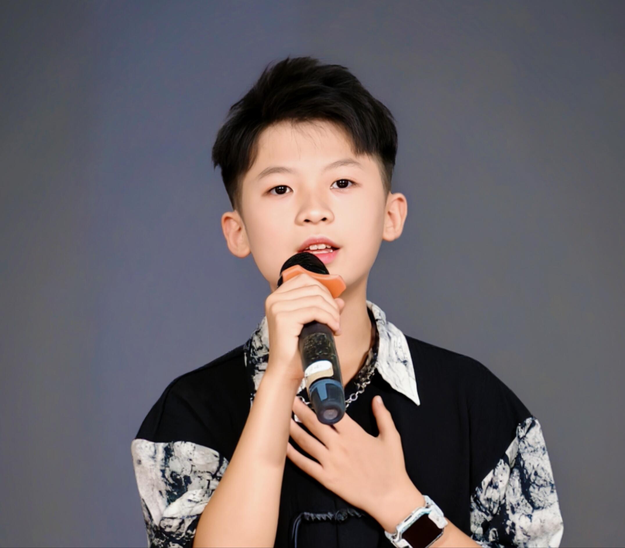 黄辰忻-大饼博士的小星星们应援站