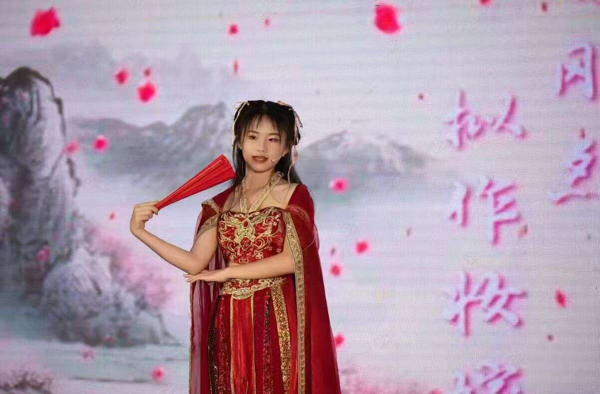 灵蛇送福，万象更新-大饼博士的小星星们应援站