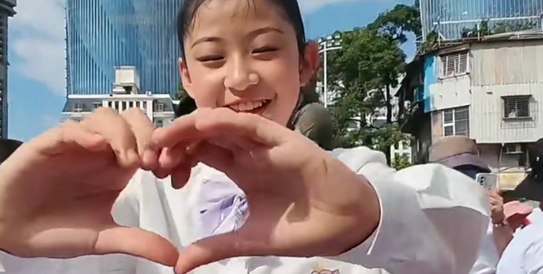 提前庆祝奶茶三姐妹成立5周年-大饼博士的小星星们应援站