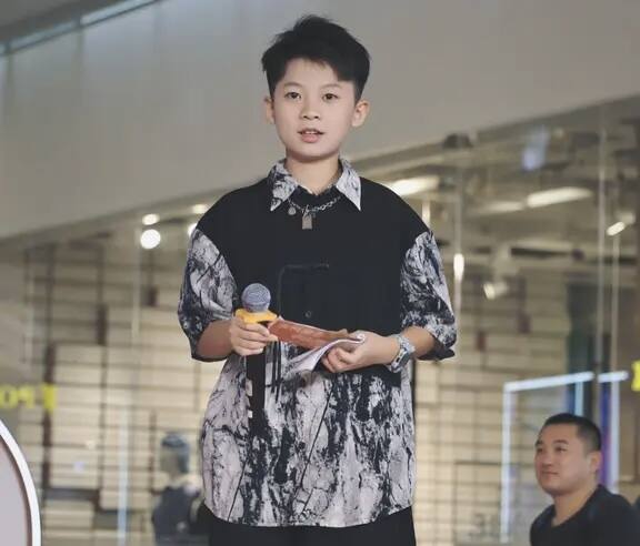 黄辰忻-大饼博士的小星星们应援站