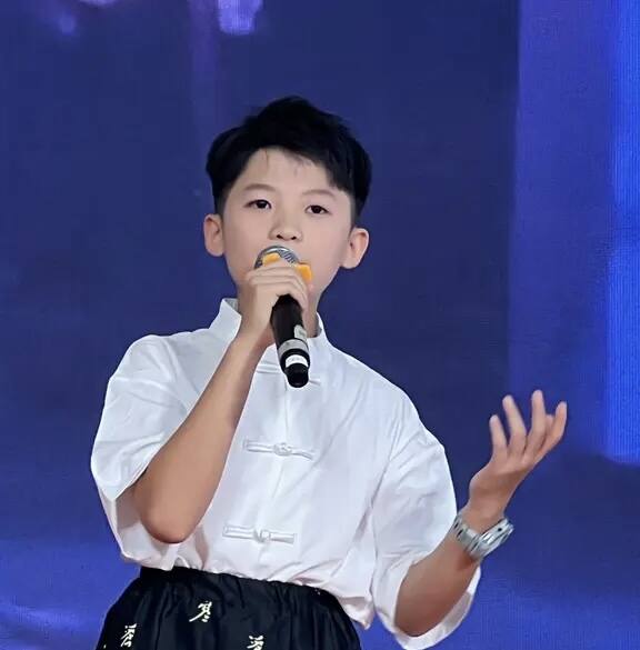 黄辰忻-大饼博士的小星星们应援站