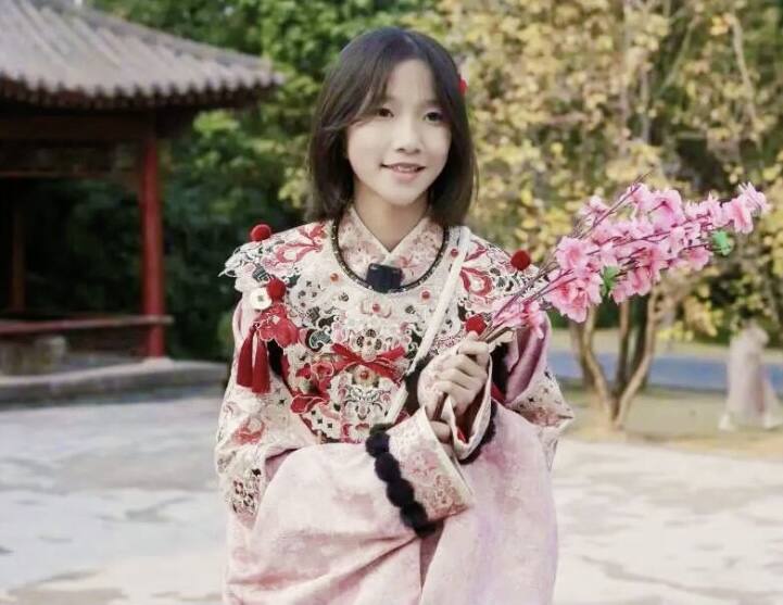 春日游园  青春笑意-大饼博士的小星星们应援站